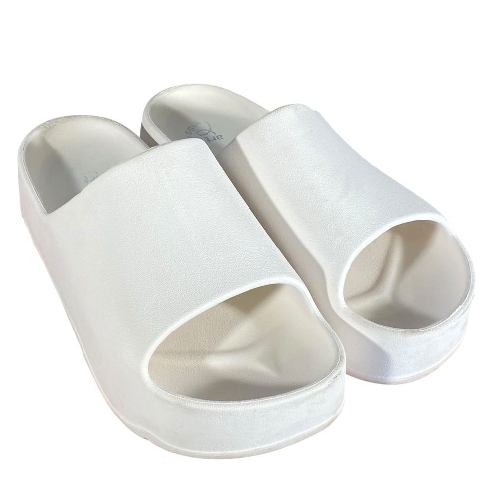 Pool Sandals Kids Slip Ons Size 4 Non Slip Lightweight White Slides Beach Vaca